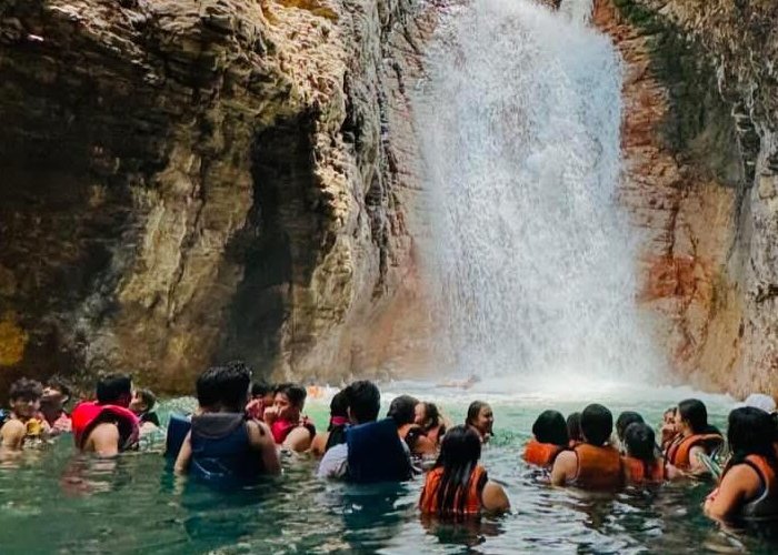 The Leona Waterfall hike & Swimming Experience