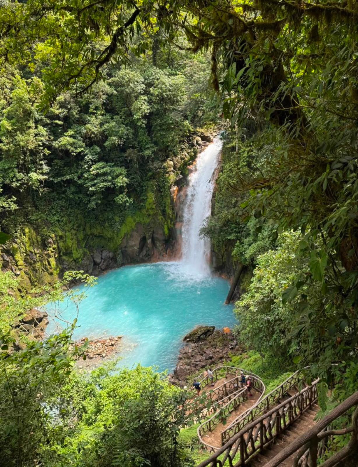 Rio Celeste hiking